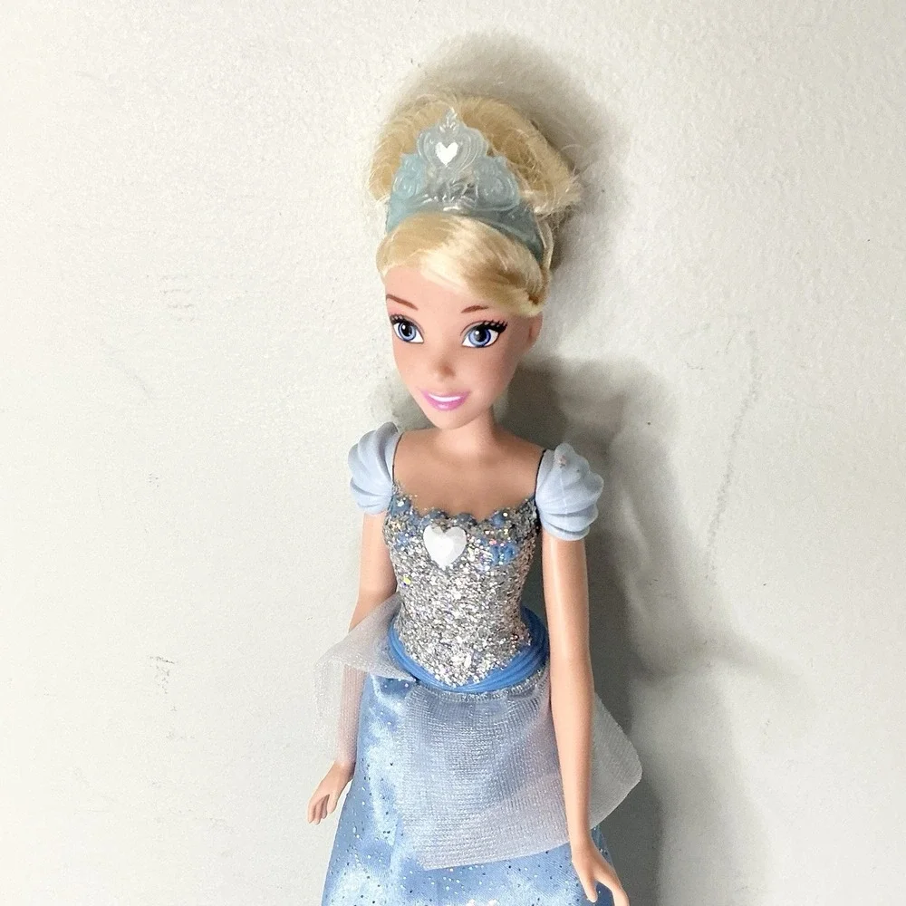 DISNEY PRINCESS ROYAL SHIMMER CINDERELLA 11''‎ DOLL